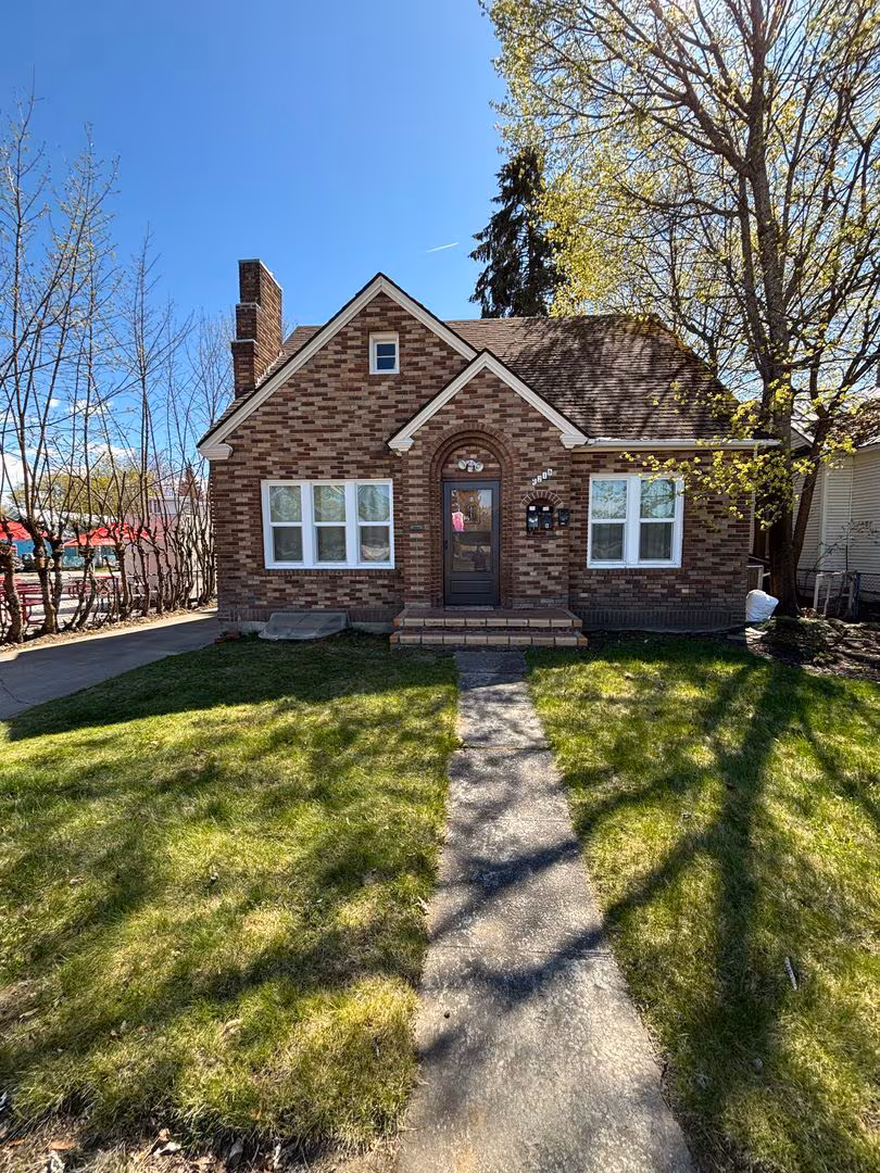 1218 East Sherman Avenue - 1